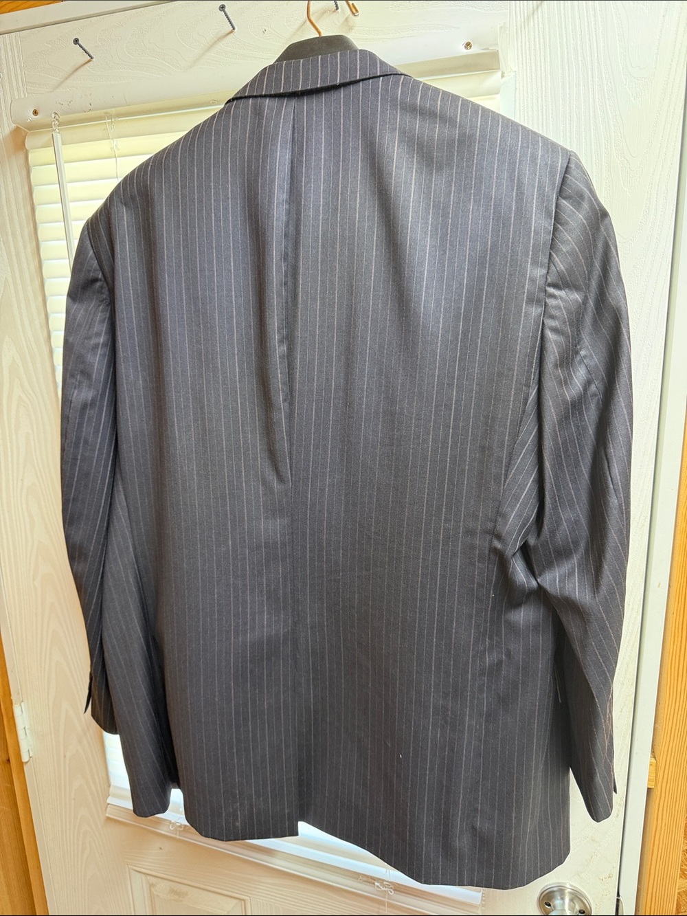 Hart Schaffner Marx Black& stripped Gray/purple suit(size 46x46x37) - Picture 14 of 14